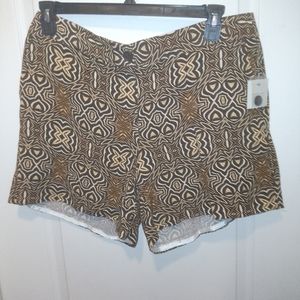 NWT/Brand : Madison/size :14/ NWT/ Brown Pattern shorts/